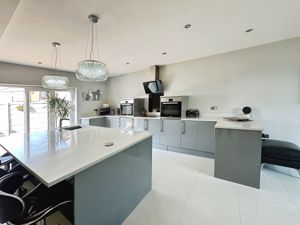 Kitchen- click for photo gallery